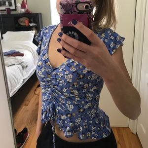 Flowery cropped shirt